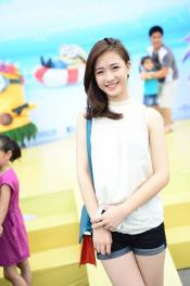 Ảnh 2: Top 10 hot girl xinh đẹp nhất Việt Nam